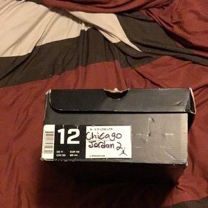 Air Jordan Retro 2 Chicago